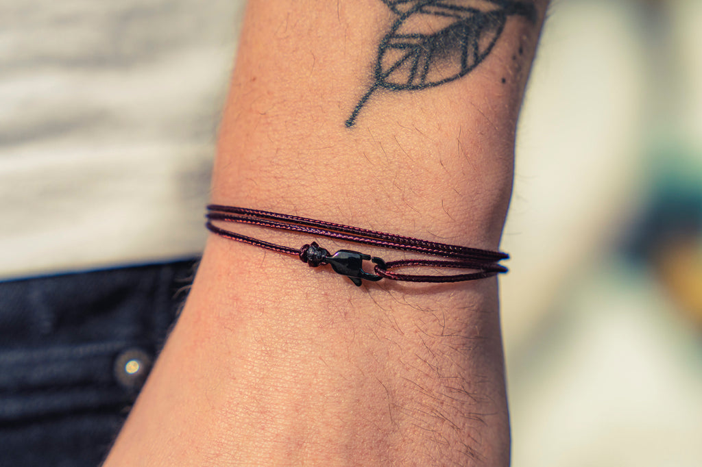Cord bracelet with clasp - Burgundy with black clasp
